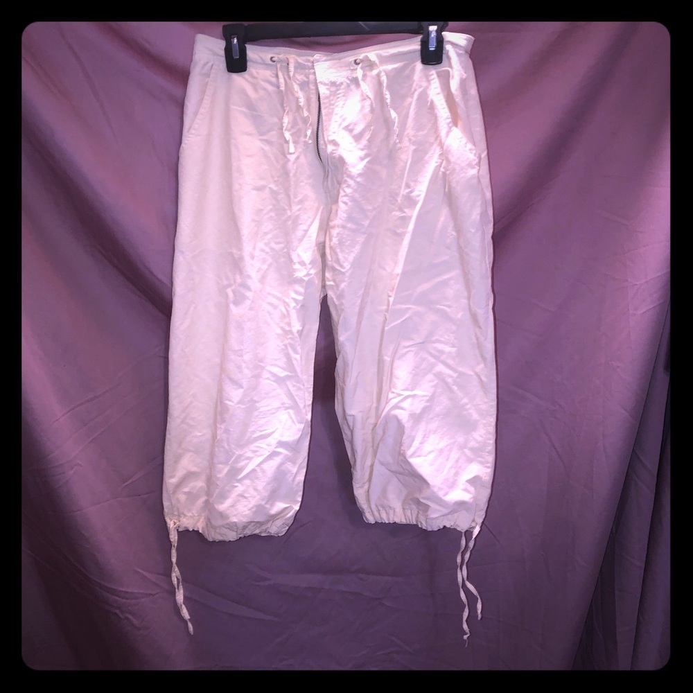 Light khaki capris